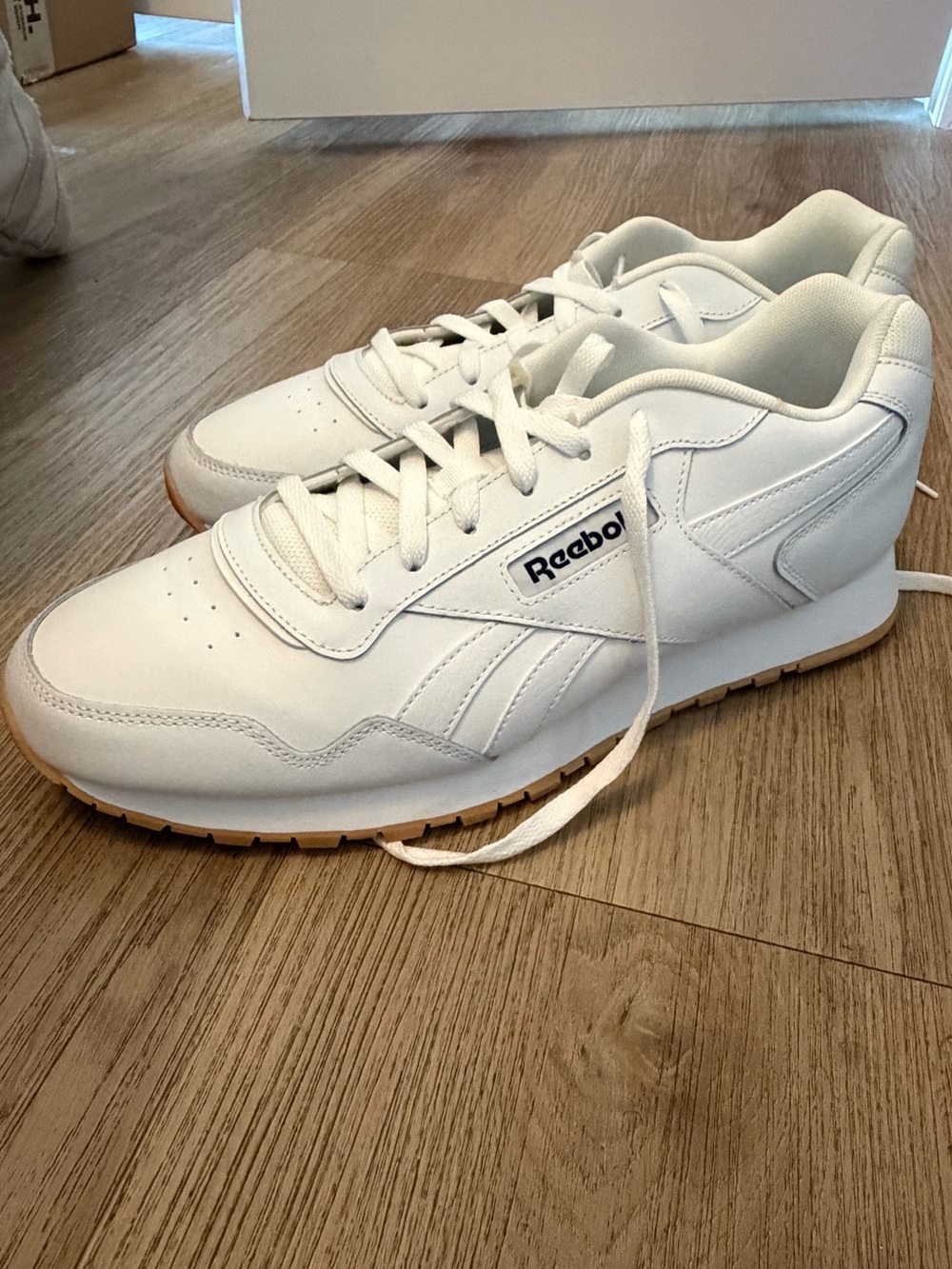 Reebok Men's White Sneakers with Gum Sole